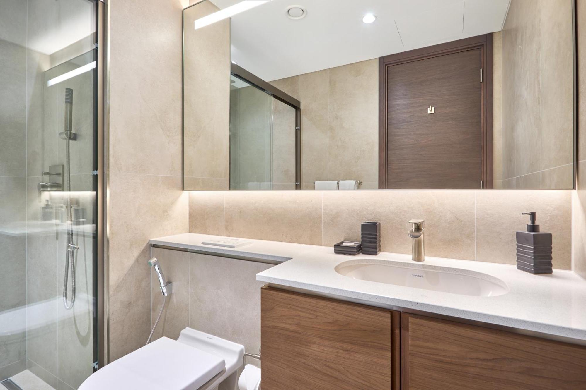 By Latinem Luxury 1br Cvg 4010 Near Burj Khalifa Apartment