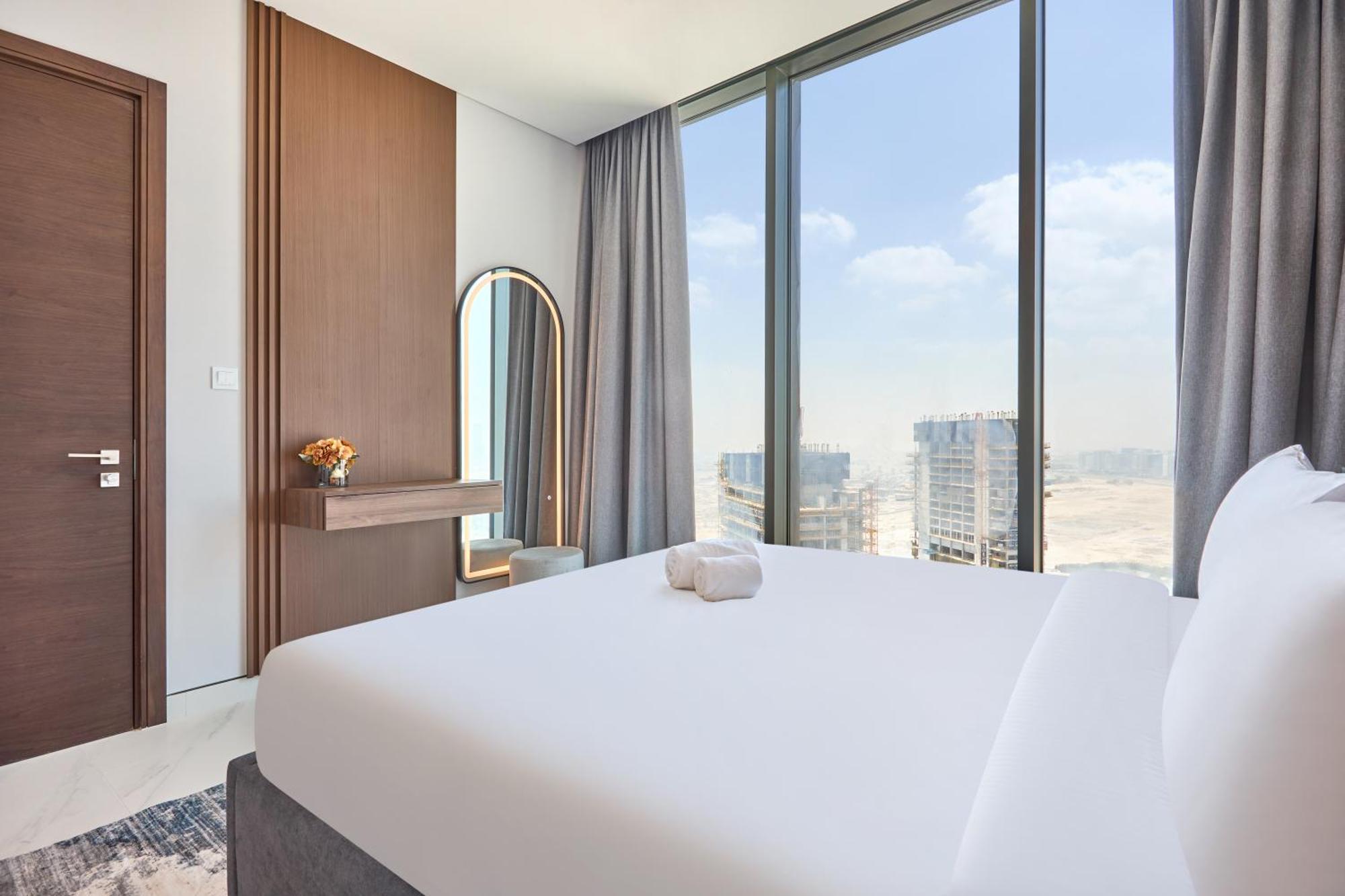 By Latinem Luxury 1br Cvg 4010 Near Burj Khalifa Apartment